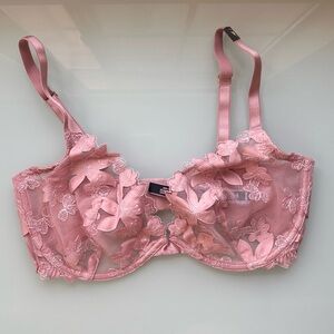 New VS Unlined Lace Plunge Bra